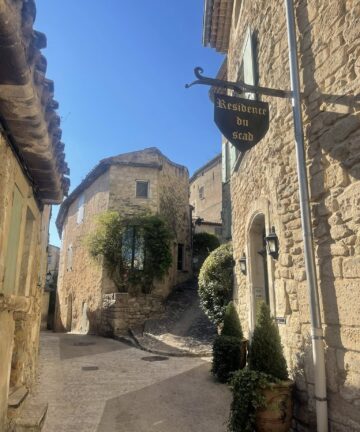 Visite de Lacoste, Guide Lacoste, Visite du Luberon