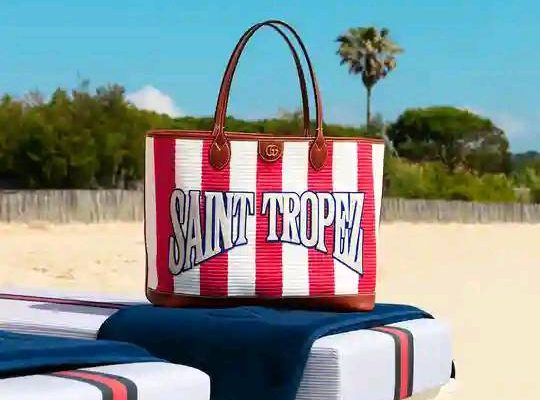 Place des Lices Saint Tropez, Guide Saint Tropez, Visite Guidée Saint Tropez, Place des Lices